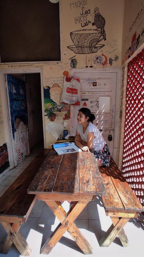 Gibbon Backpackers Hostel กูวาฮาติ ภายนอก รูปภาพ