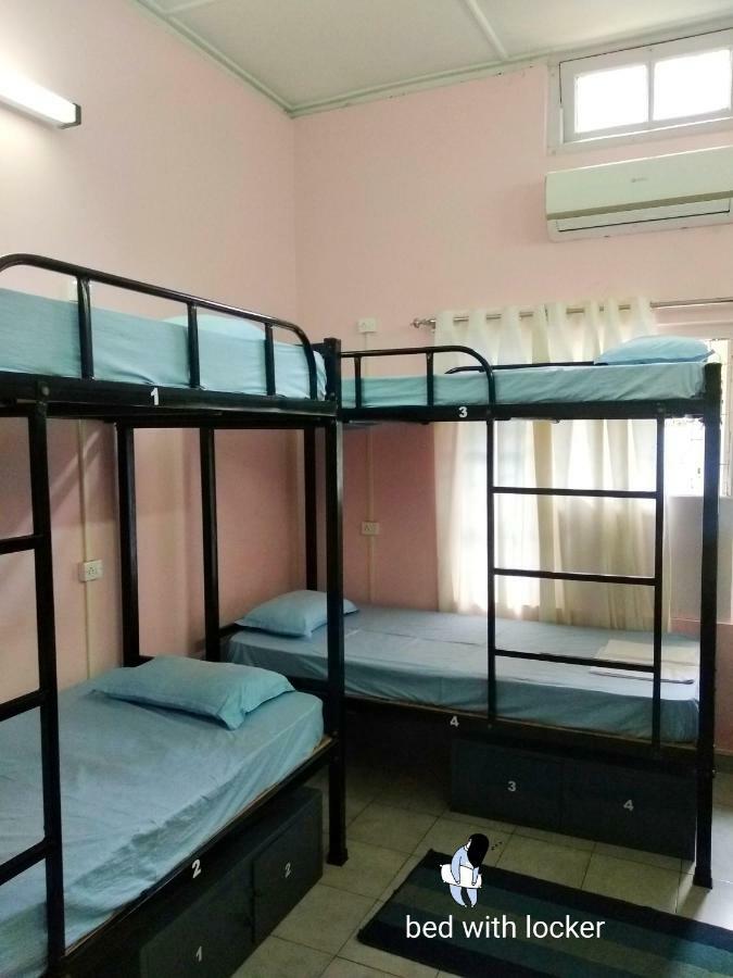 Gibbon Backpackers Hostel กูวาฮาติ ภายนอก รูปภาพ